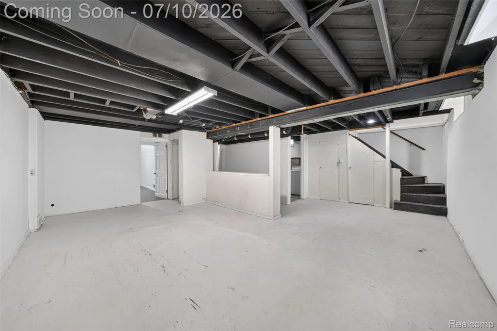 28202 Hollywood Street Roseville City MI 48066