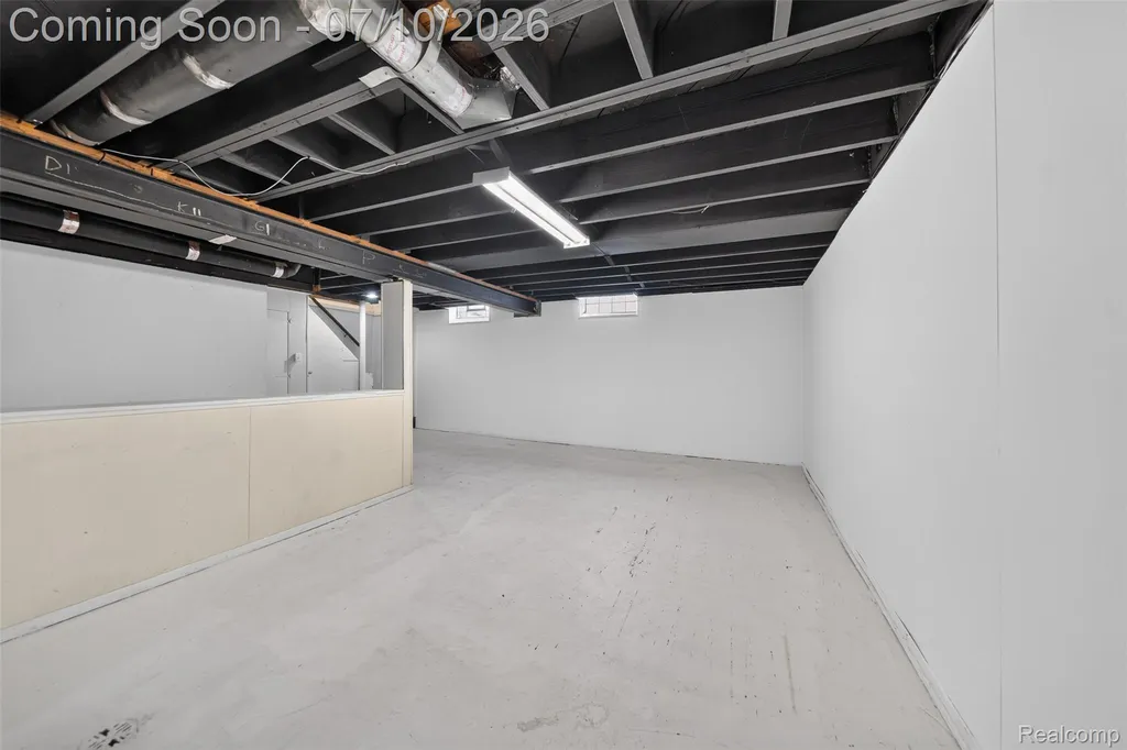 28202 Hollywood Street Roseville City MI 48066