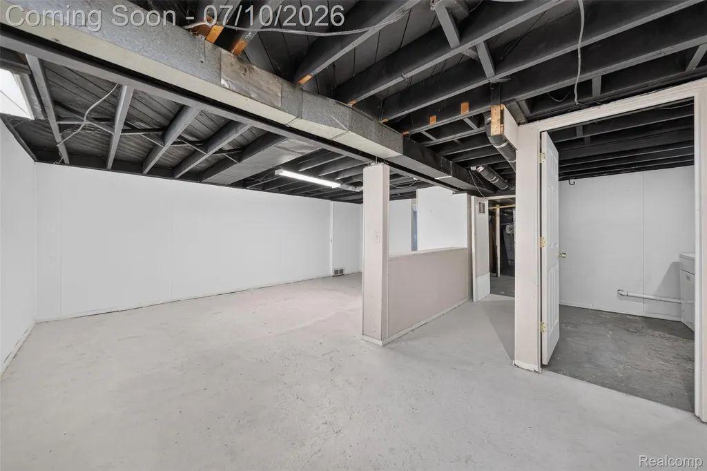 28202 Hollywood Street Roseville City MI 48066