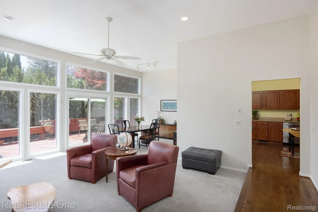 986 River Bend Drive Rochester Hills City MI 48307