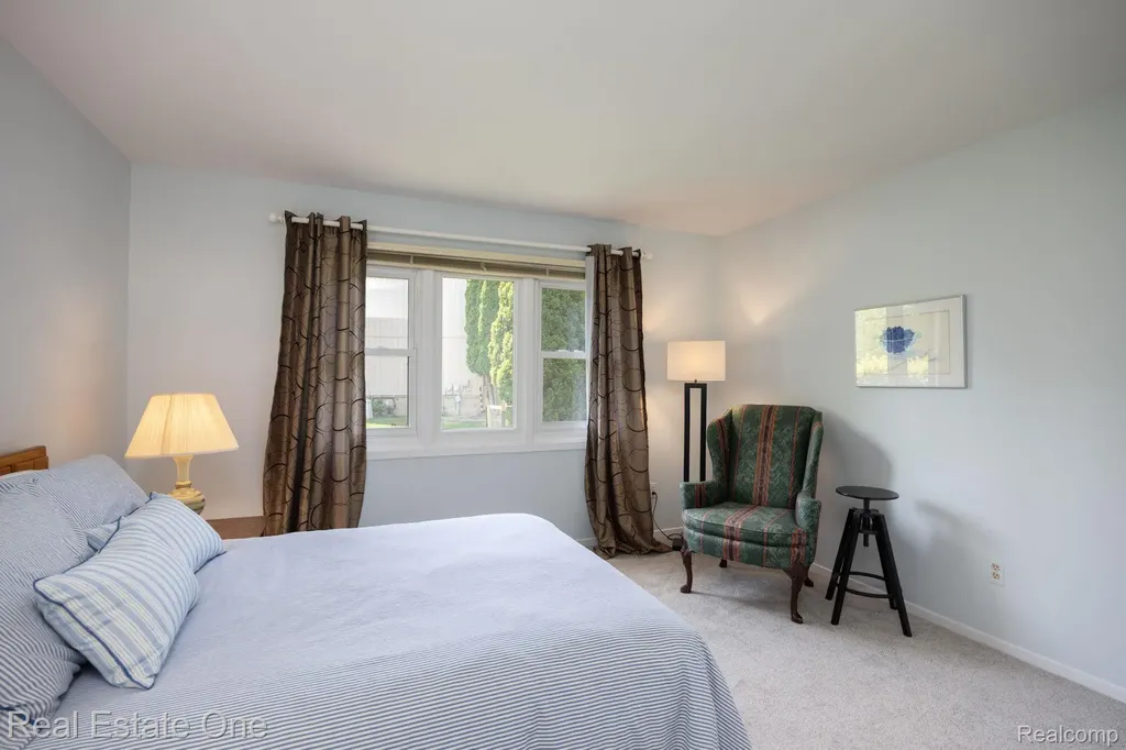 986 River Bend Drive Rochester Hills City MI 48307