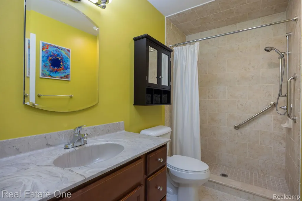 986 River Bend Drive Rochester Hills City MI 48307