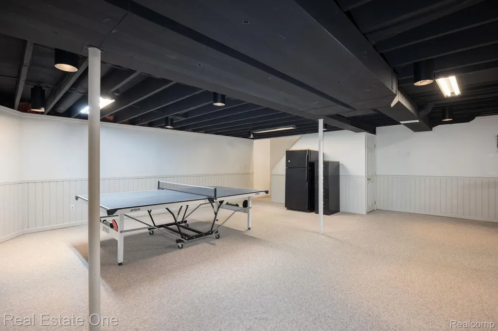 986 River Bend Drive Rochester Hills City MI 48307