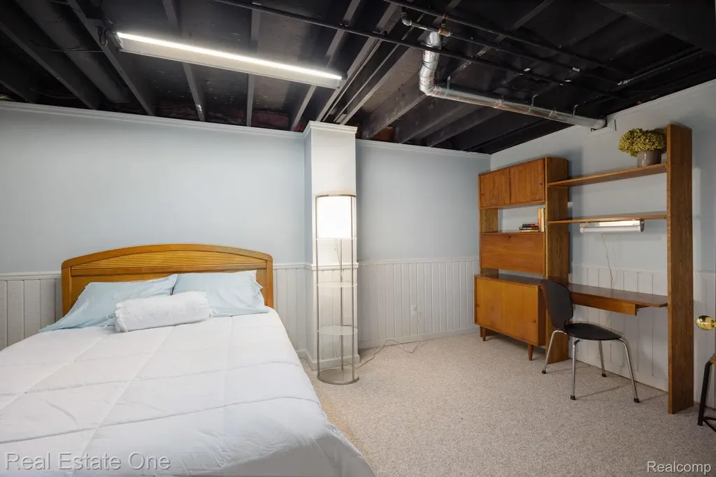986 River Bend Drive Rochester Hills City MI 48307