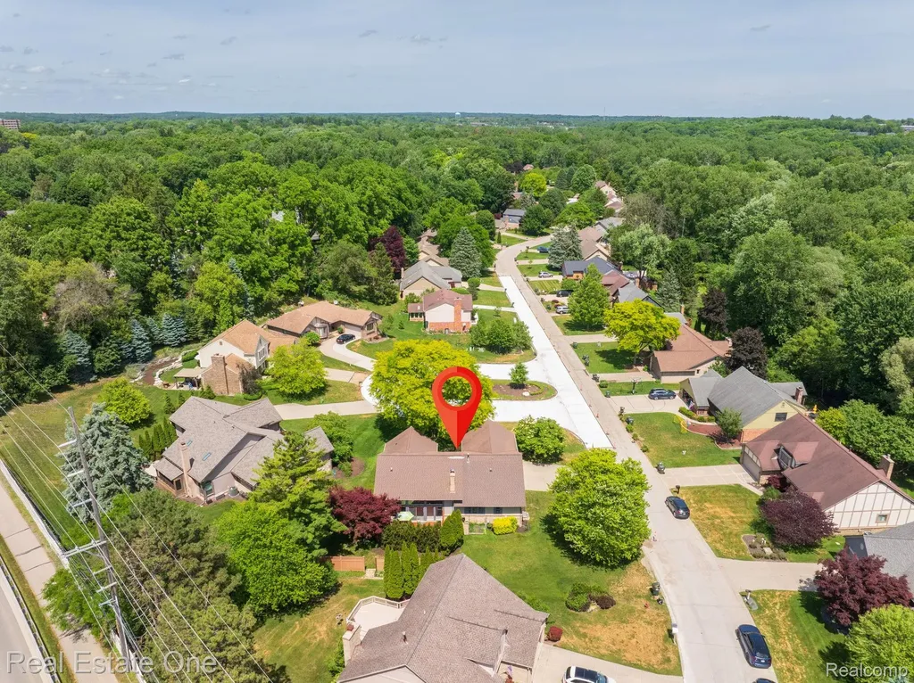 986 River Bend Drive Rochester Hills City MI 48307