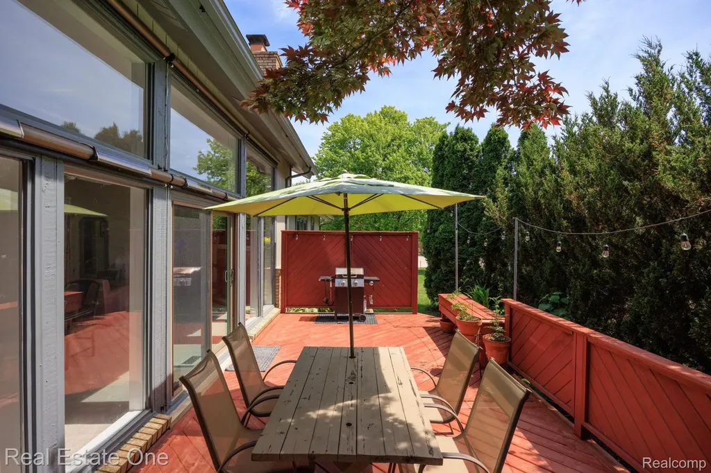 986 River Bend Drive Rochester Hills City MI 48307