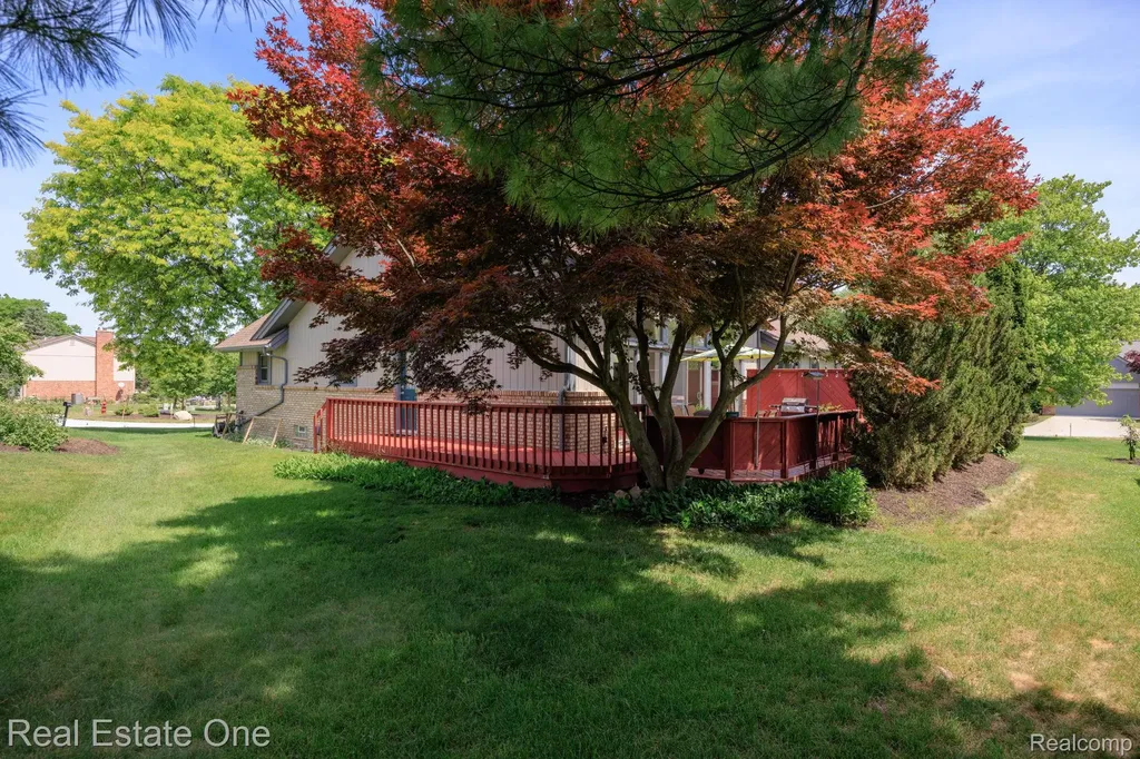 986 River Bend Drive Rochester Hills City MI 48307