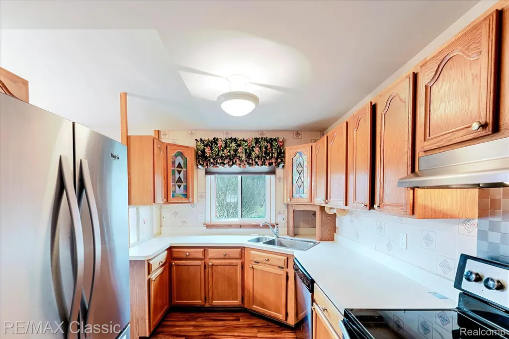 9039 Lake E Road Springfield Charter Township MI 48348