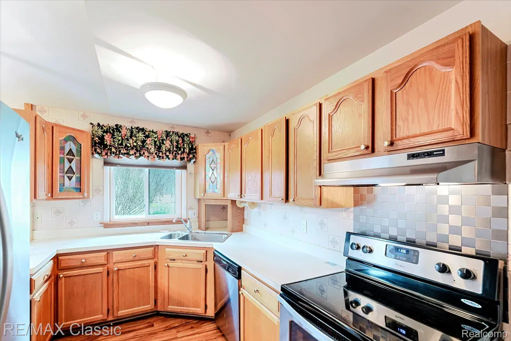 9039 Lake E Road Springfield Charter Township MI 48348