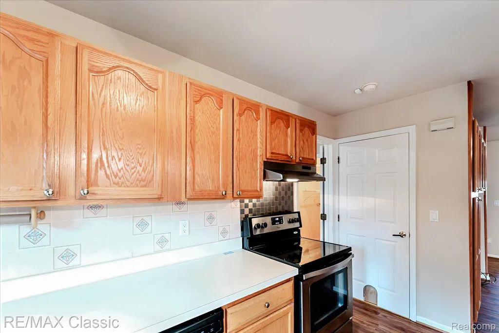 9039 Lake E Road Springfield Charter Township MI 48348