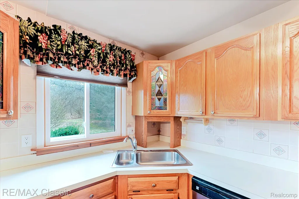 9039 Lake E Road Springfield Charter Township MI 48348