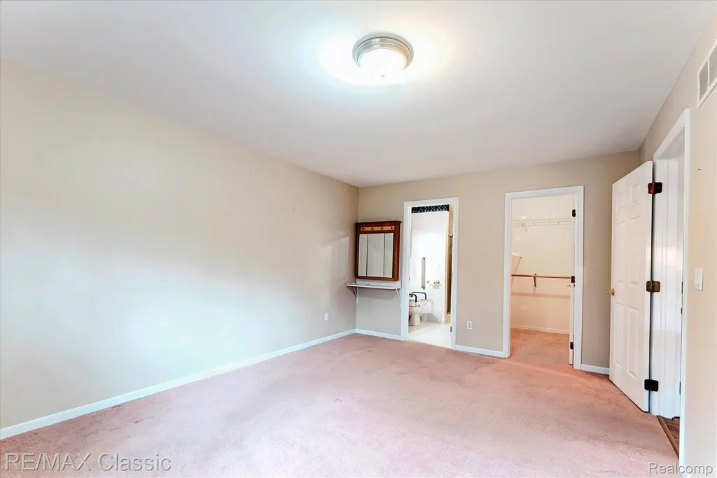 9039 Lake E Road Springfield Charter Township MI 48348