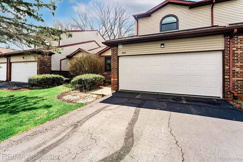 9039 Lake E Road Springfield Charter Township MI 48348