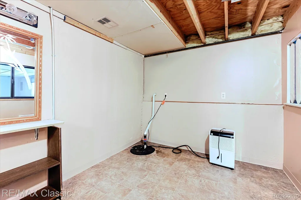 9039 Lake E Road Springfield Charter Township MI 48348