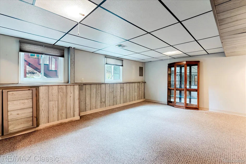 9039 Lake E Road Springfield Charter Township MI 48348