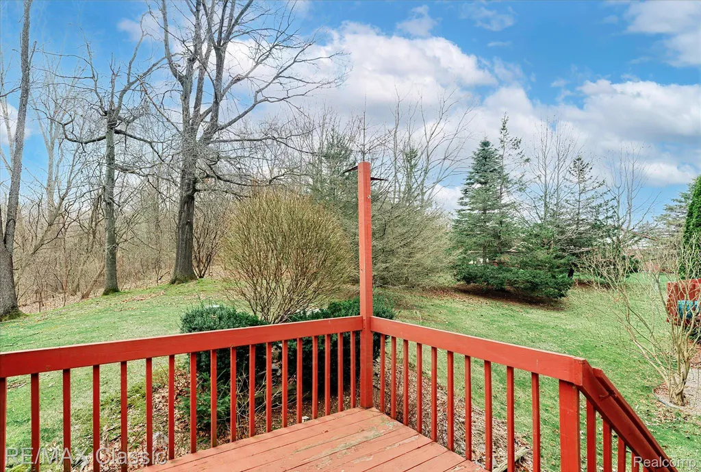 9039 Lake E Road Springfield Charter Township MI 48348