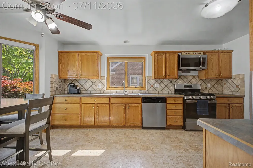 23141 Nona Street Dearborn City MI 48124
