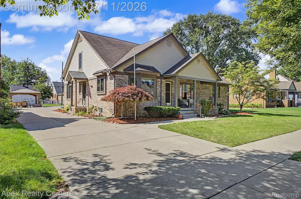 23141 Nona Street Dearborn City MI 48124