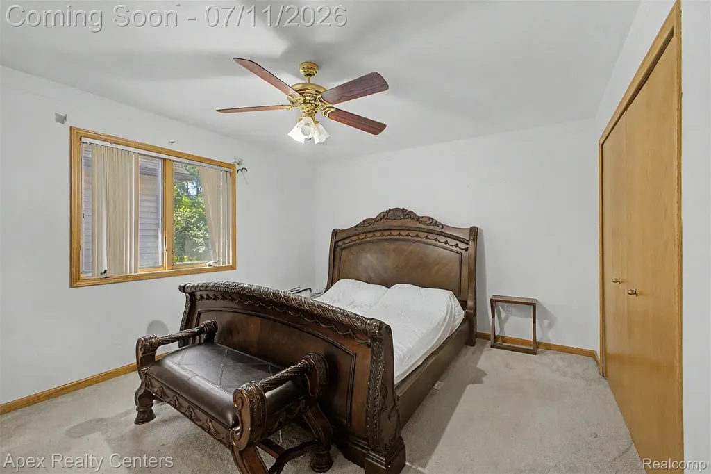 23141 Nona Street Dearborn City MI 48124