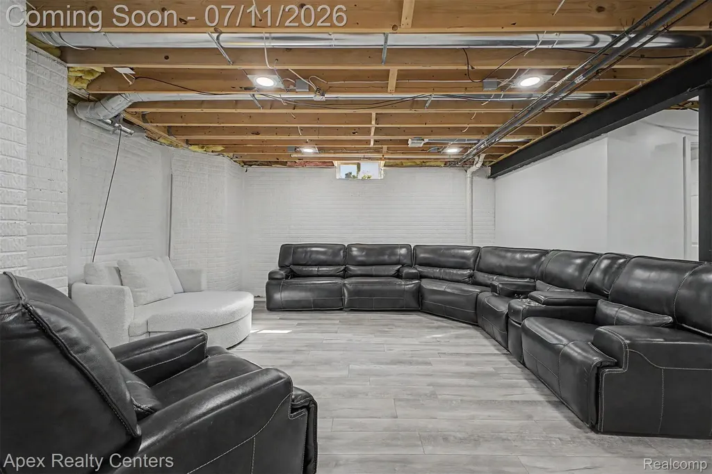 23141 Nona Street Dearborn City MI 48124