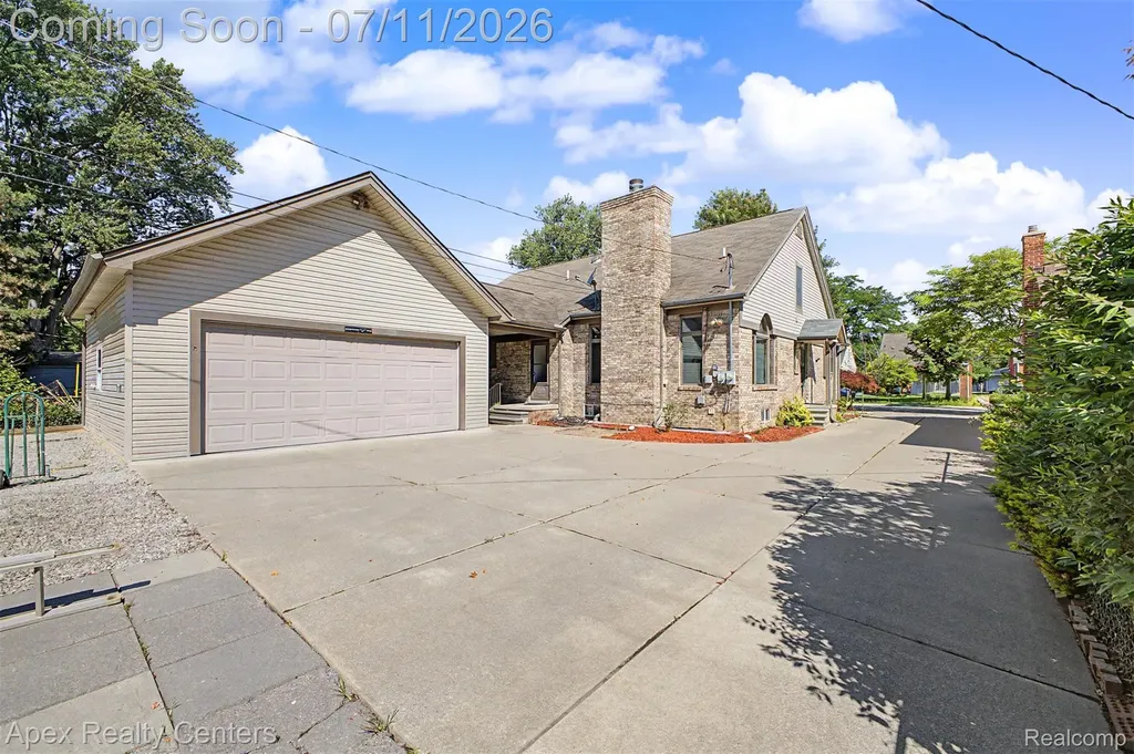 23141 Nona Street Dearborn City MI 48124
