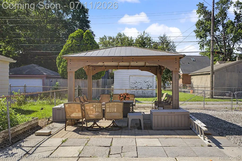 23141 Nona Street Dearborn City MI 48124