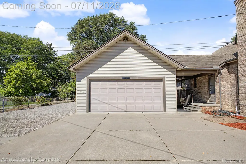 23141 Nona Street Dearborn City MI 48124