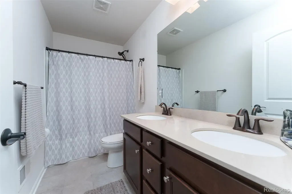 10070 Kylie Drive Green Oak Township MI 48116