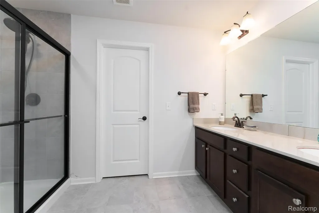 10070 Kylie Drive Green Oak Township MI 48116