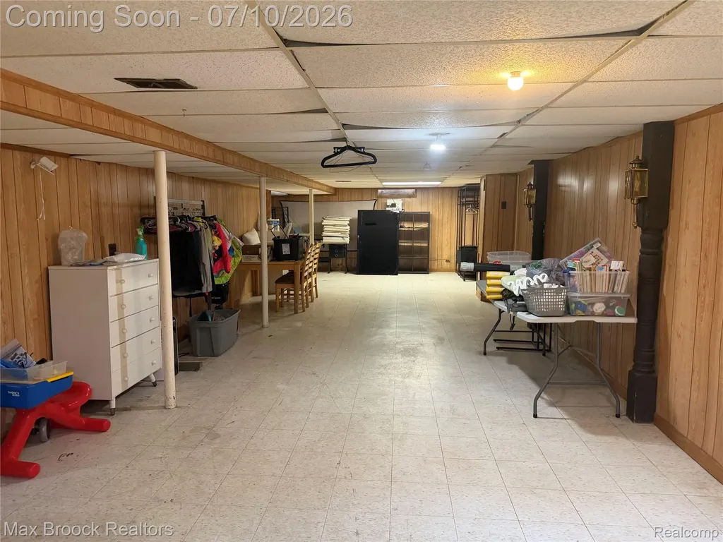 7094 Jenerous Drive Center Line City MI 48015