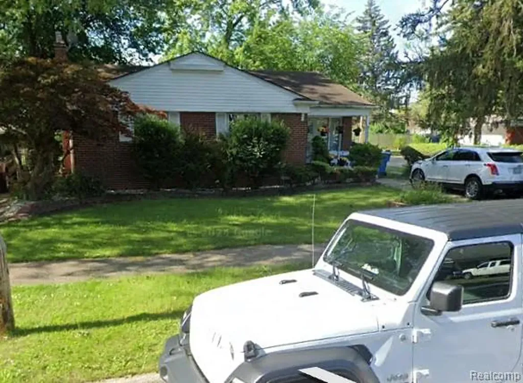 27321 Kennedy Street Dearborn Heights City MI 48127