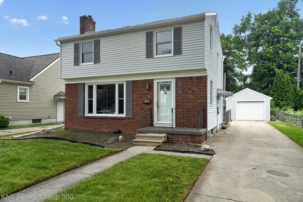 1714 Cooper Avenue Lansing City MI 48910