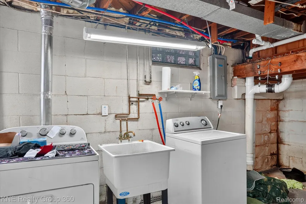 1714 Cooper Avenue Lansing City MI 48910