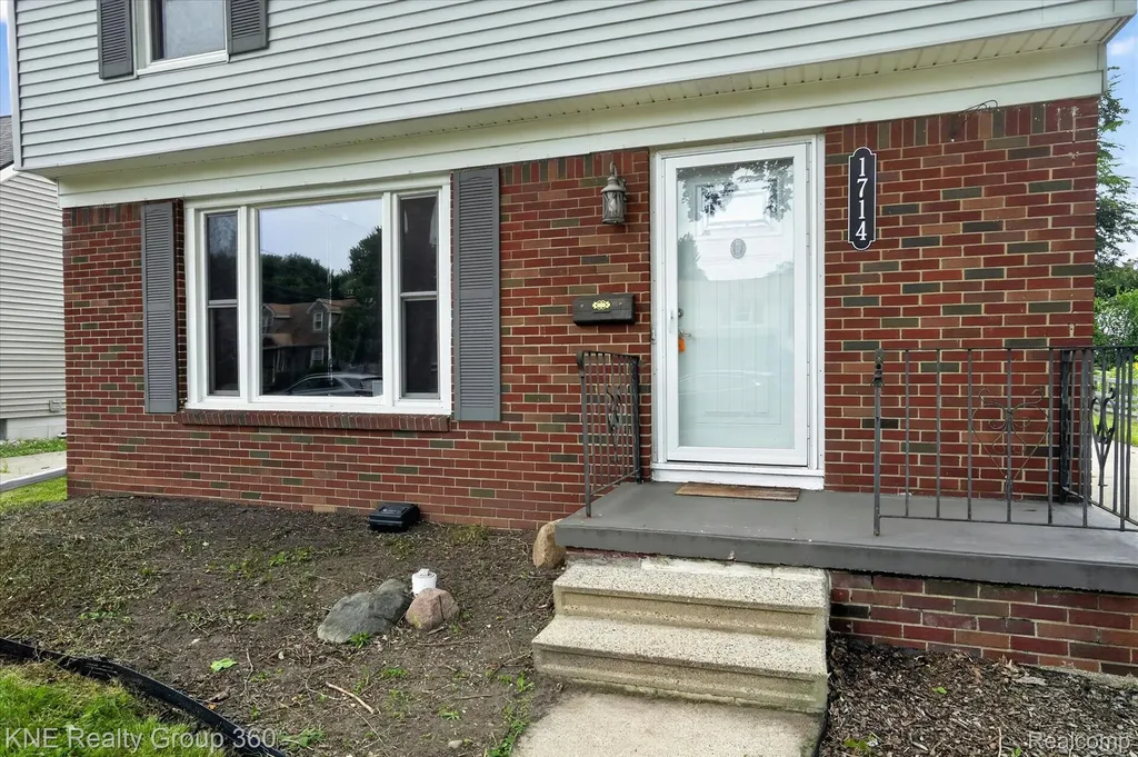 1714 Cooper Avenue Lansing City MI 48910