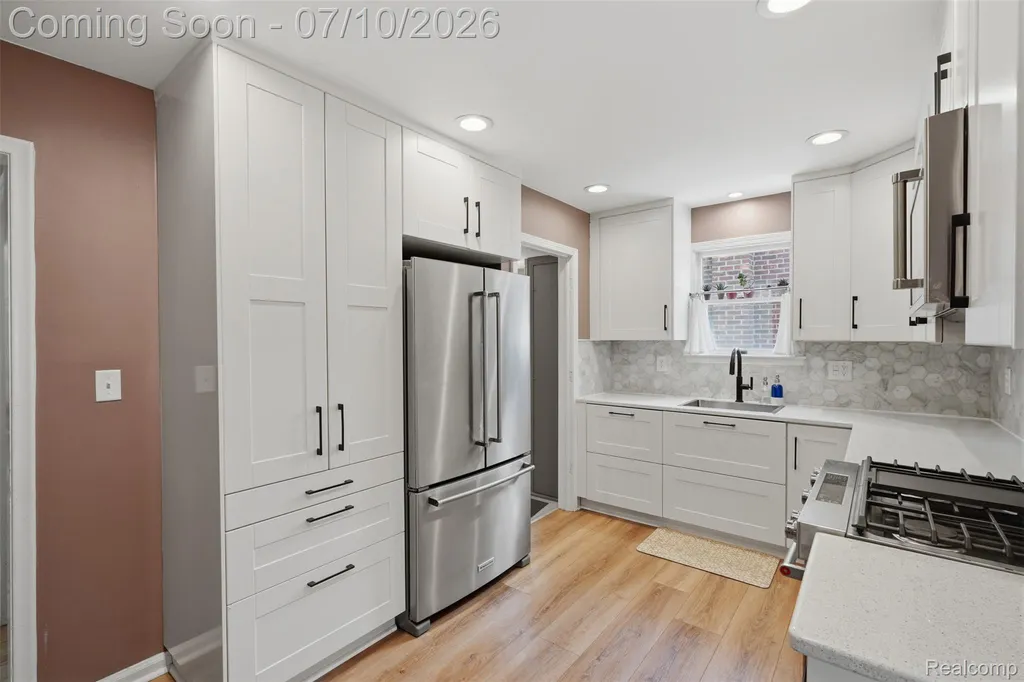 2129 N Connecticut Avenue Royal Oak City MI 48073