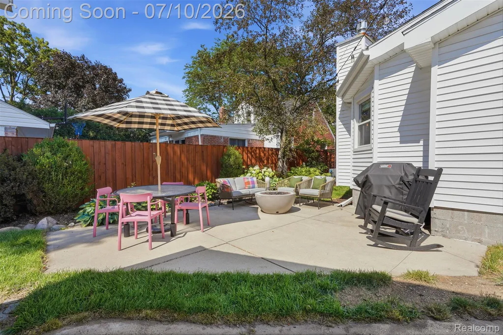 2129 N Connecticut Avenue Royal Oak City MI 48073