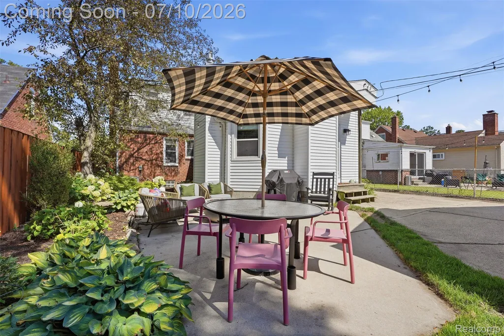2129 N Connecticut Avenue Royal Oak City MI 48073