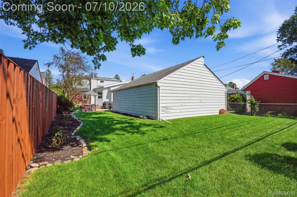 2129 N Connecticut Avenue Royal Oak City MI 48073