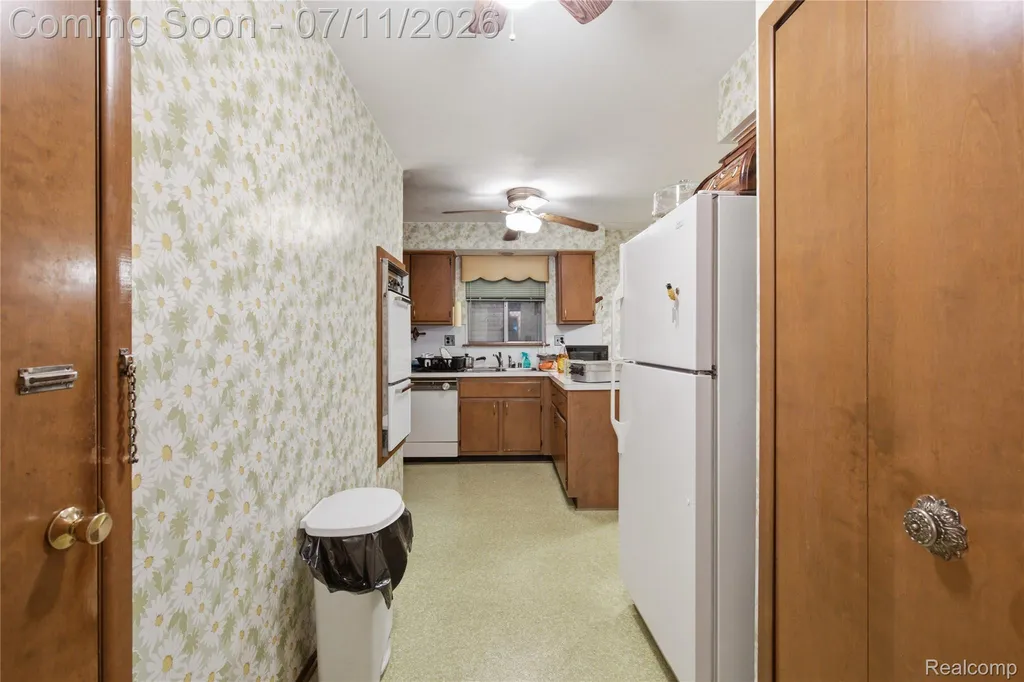 25760 Southwood Drive Southfield City MI 48075