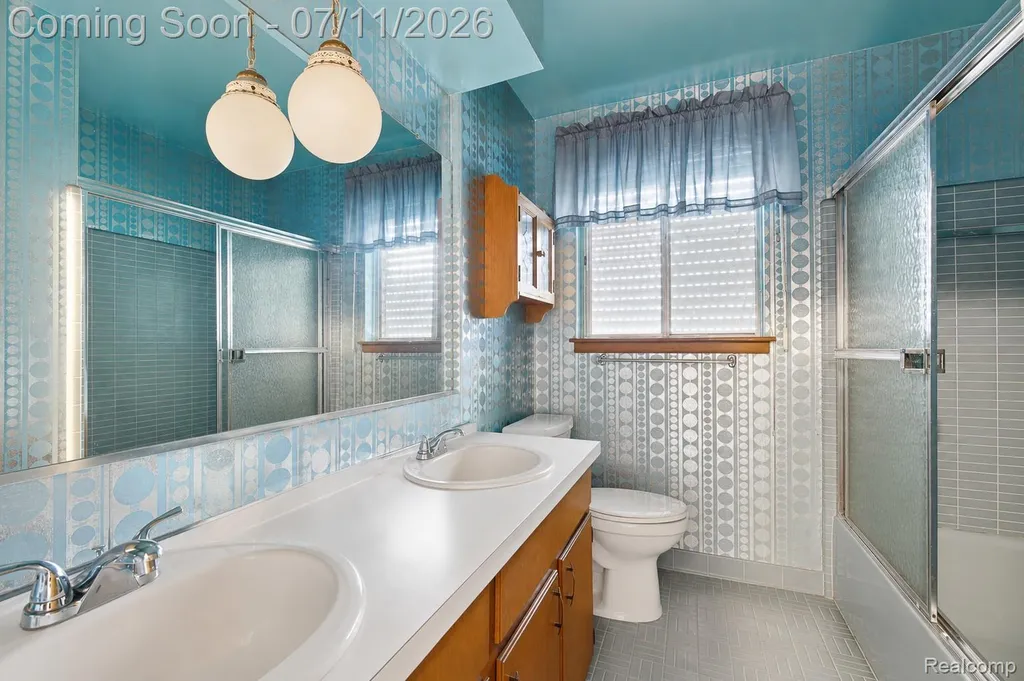 25760 Southwood Drive Southfield City MI 48075