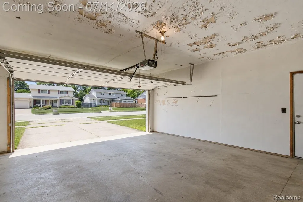 25760 Southwood Drive Southfield City MI 48075