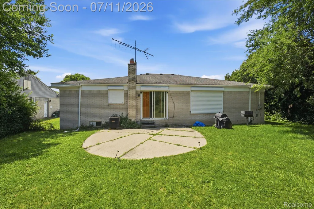 25760 Southwood Drive Southfield City MI 48075