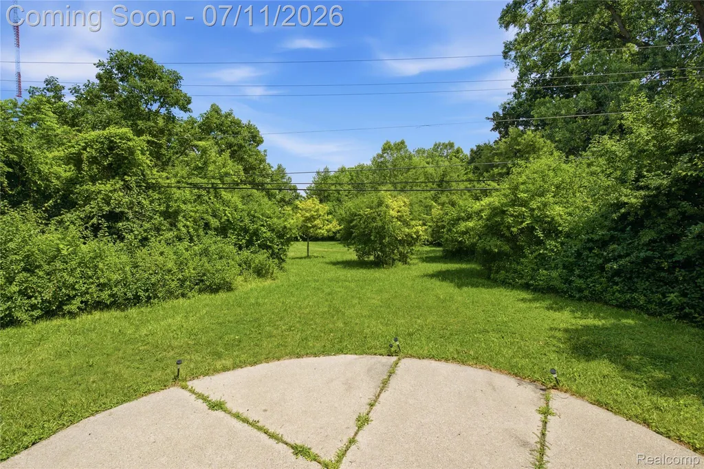 25760 Southwood Drive Southfield City MI 48075