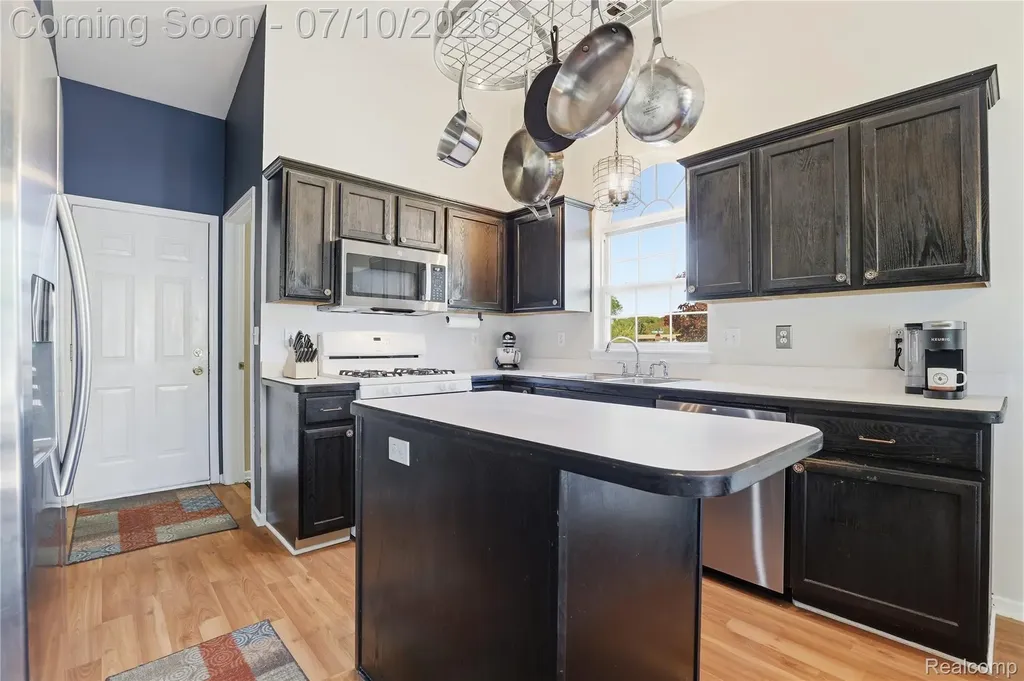 5275 E Maple Avenue Burton City MI 48439
