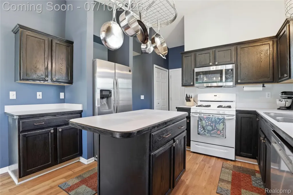 5275 E Maple Avenue Burton City MI 48439