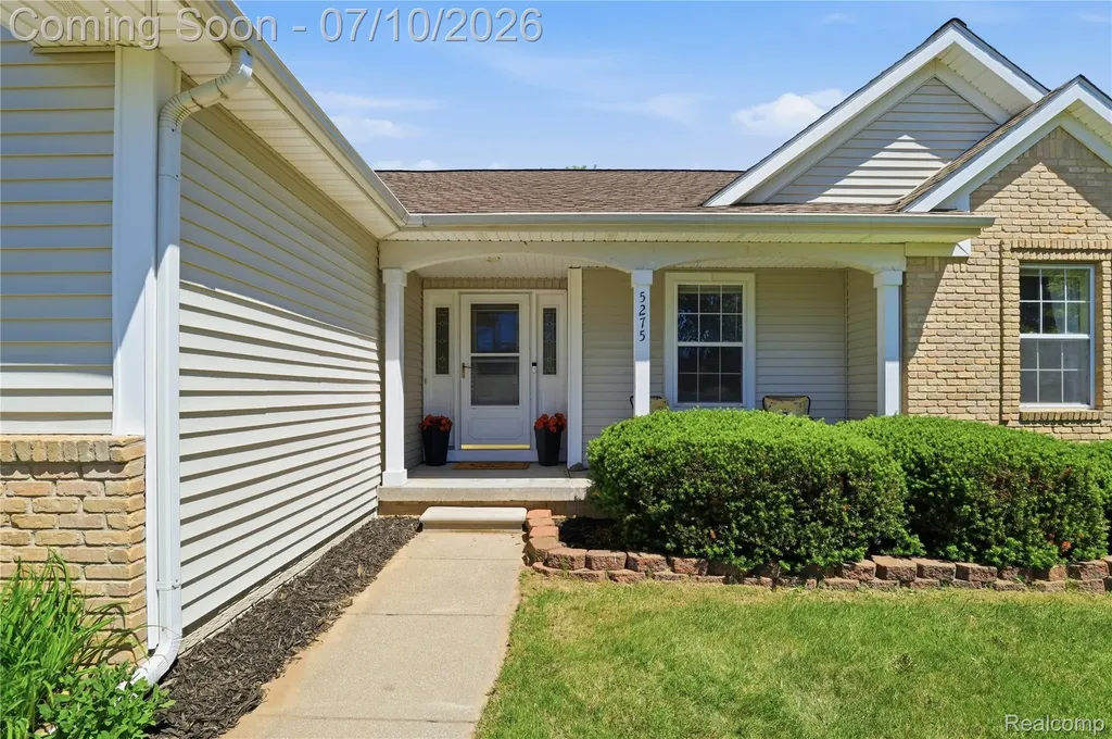 5275 E Maple Avenue Burton City MI 48439
