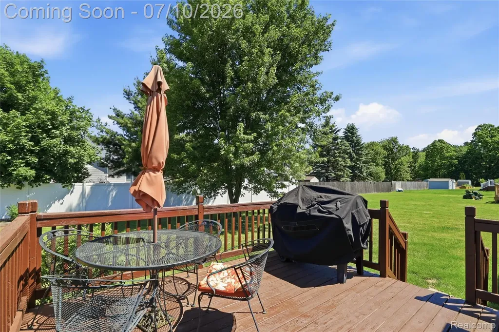 5275 E Maple Avenue Burton City MI 48439