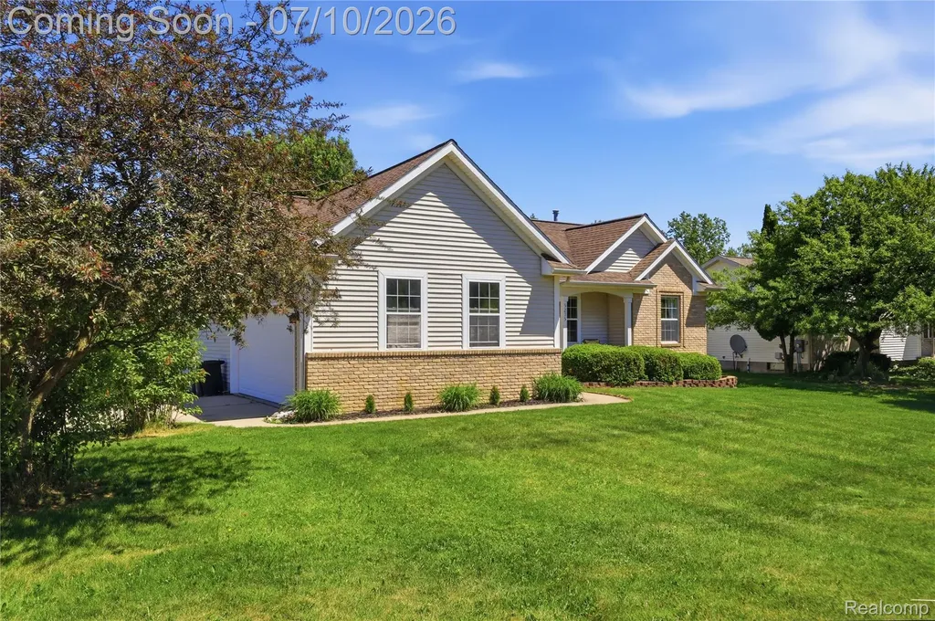 5275 E Maple Avenue Burton City MI 48439