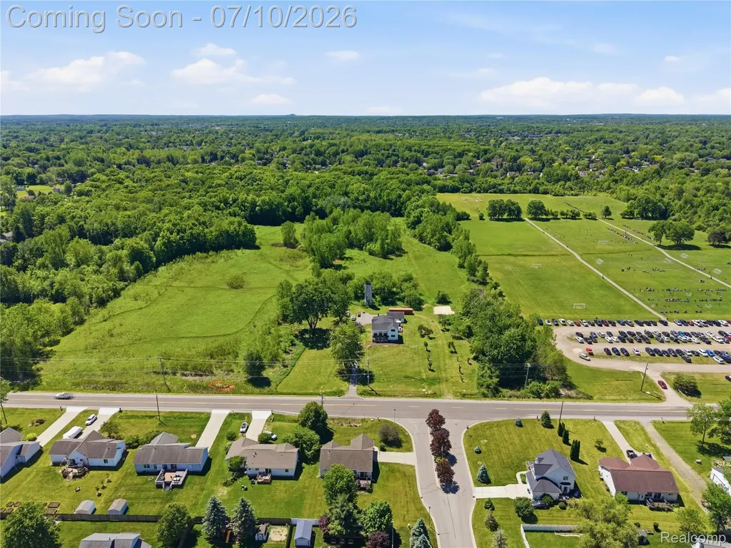 5275 E Maple Avenue Burton City MI 48439