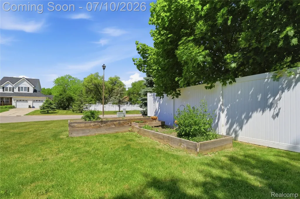 5275 E Maple Avenue Burton City MI 48439